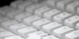 Заблуди и манипулации по Закона за Електронните Съобщения наблюдават ви